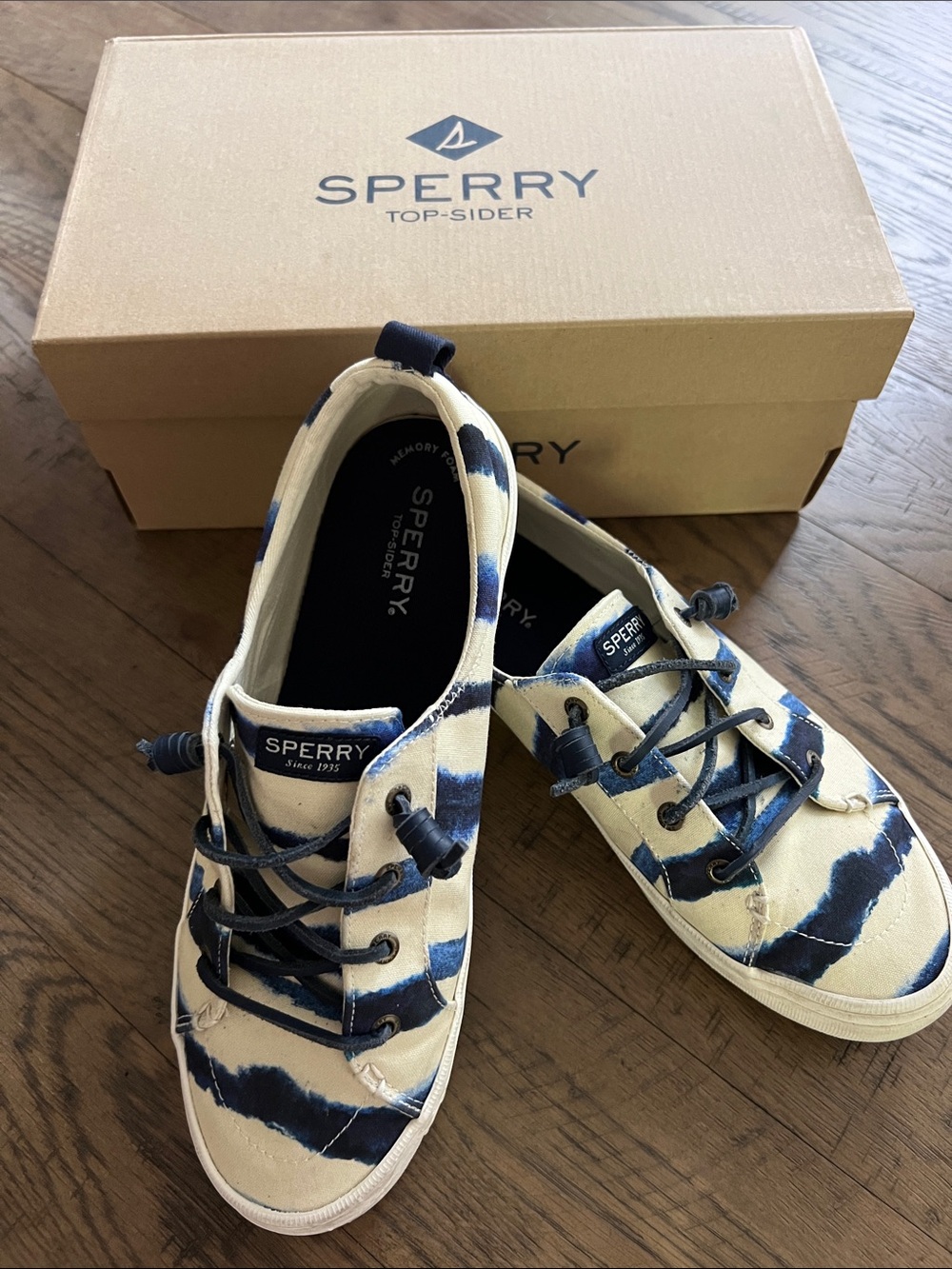 Sperry Blue & Cream Tie-Dye Boat Sneakers